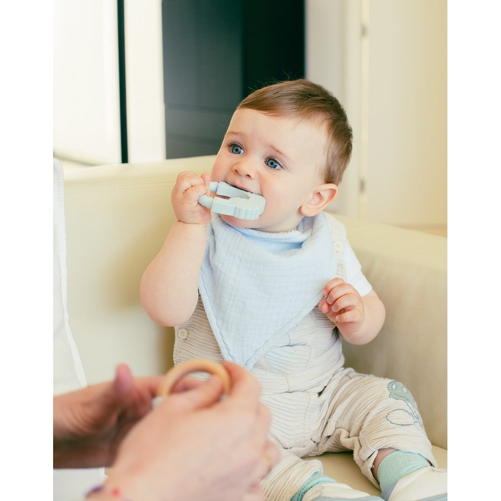 Baby Geschenkset aus Natural Bamboo – Doudou, Bandana & Beißring – Dunkelrosa